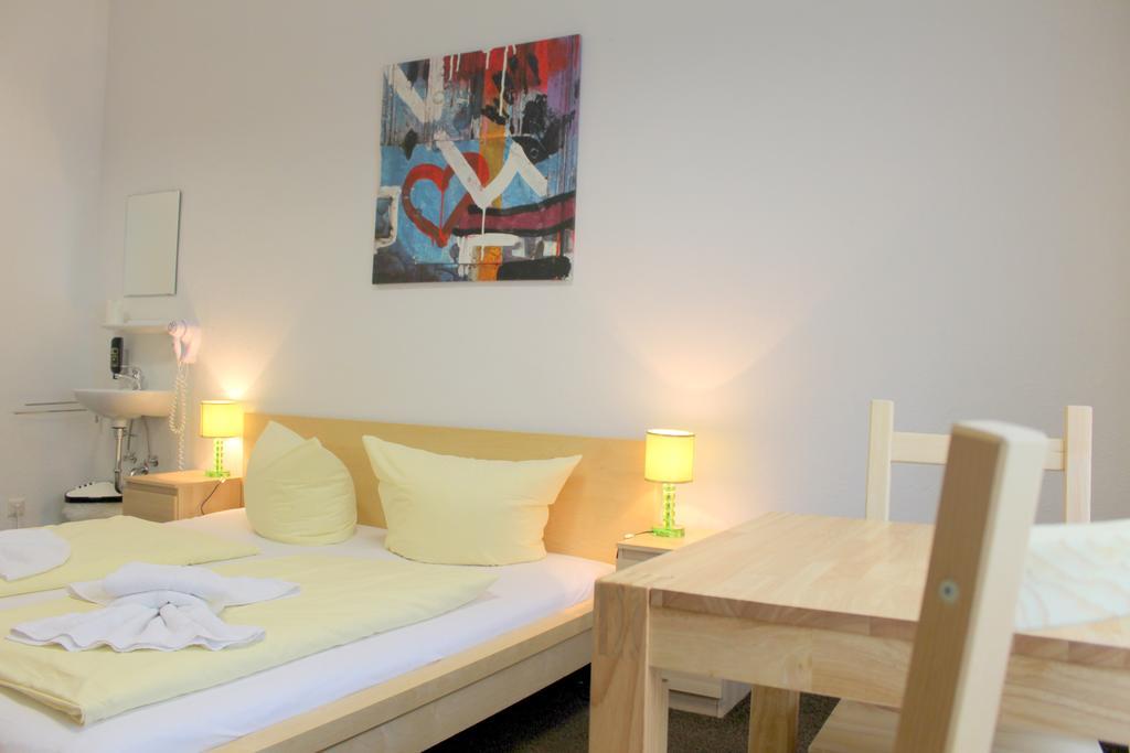 Pension Central Hostel Berlin Dış mekan fotoğraf
