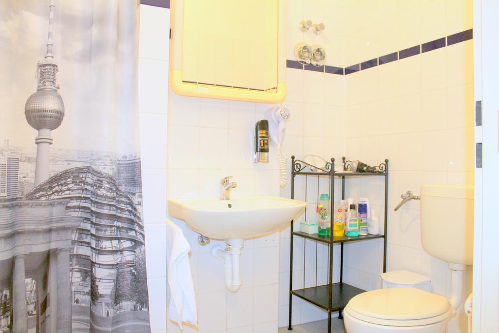 Pension Central Hostel Berlin Dış mekan fotoğraf