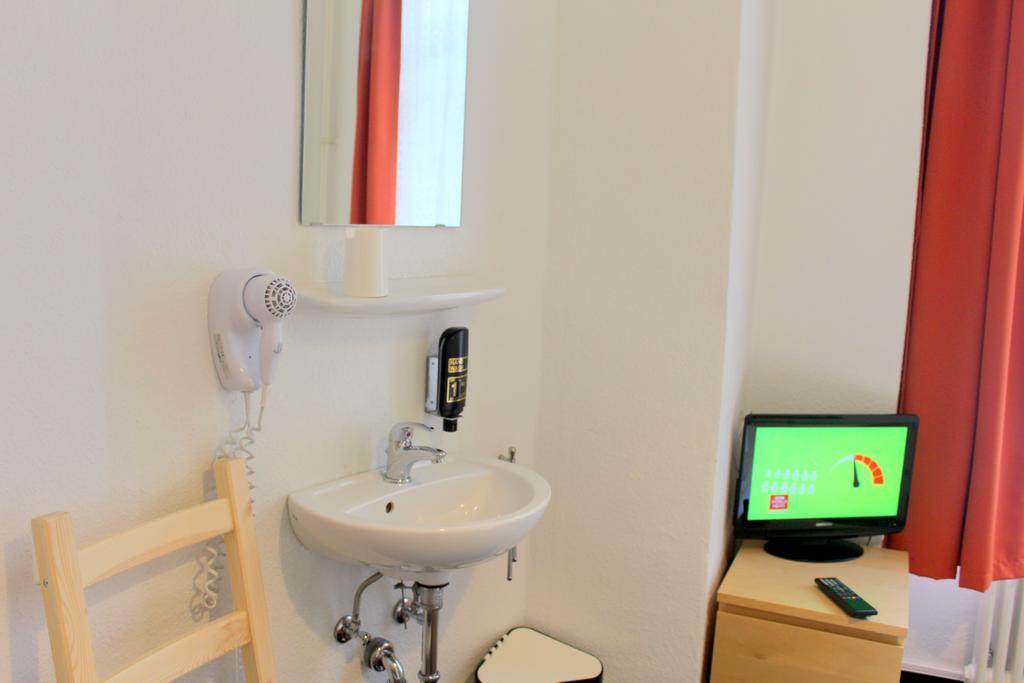 Pension Central Hostel Berlin Dış mekan fotoğraf